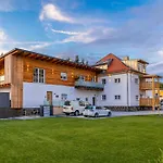 Ferienbahnhof Fichtental Bahnhofs-apartment Apartman